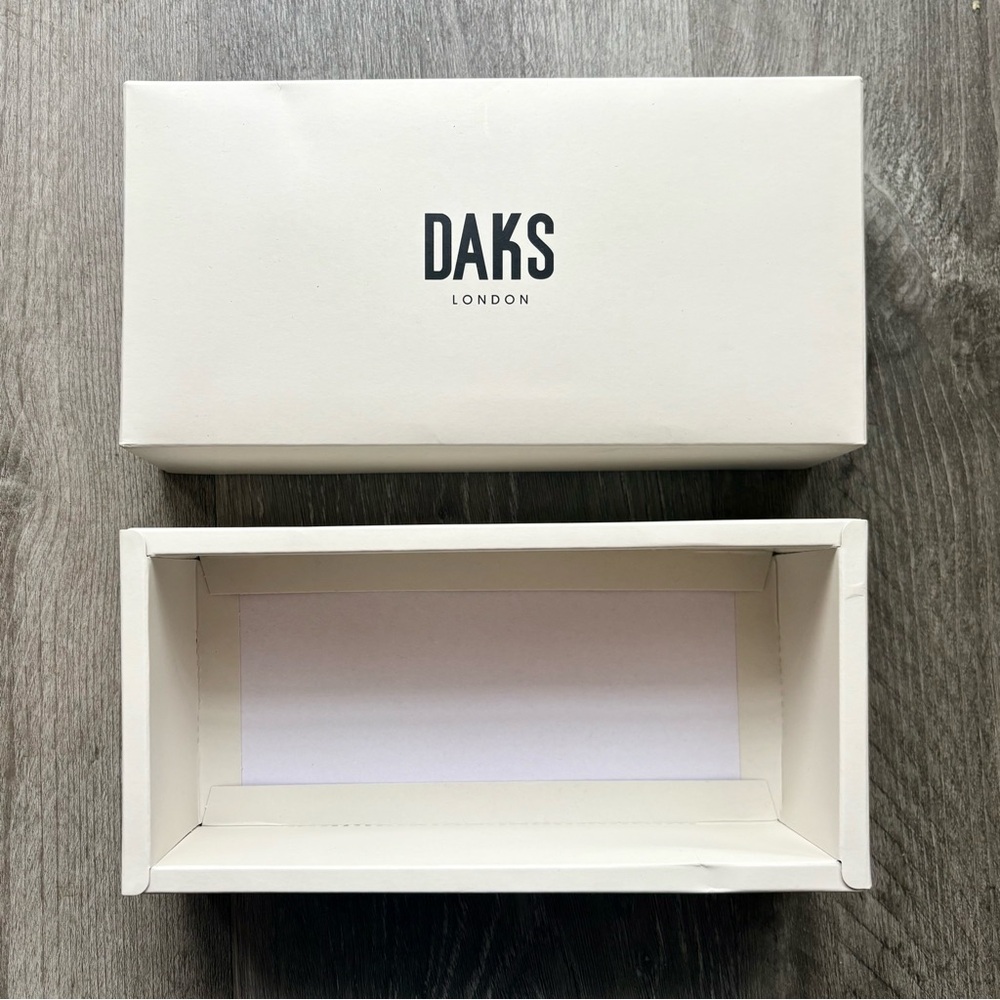 DAKS LONDON Gift Box 9x4.5x2.5 (Empty)